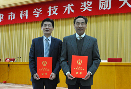 張伯禮獲2015年天津市科技重大成就獎 張伯禮獲2015年天津市科技重大成就獎