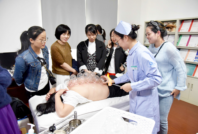 浙江省玉環(huán)市衛(wèi)生計(jì)生局、中醫(yī)學(xué)會(huì)、護(hù)理學(xué)會(huì)、中醫(yī)院聯(lián)合舉辦“中醫(yī)護(hù)理適宜技術(shù)推廣培訓(xùn)班”